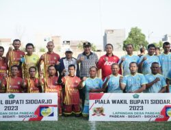 Pertandingan Nostalgia U45 Pabean Memperebutkan Piala Wakil Bupati Sidoarjo.