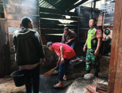 Dapur Rumah Milik Warga Terbakar, Babinsa Dan Warga Turun Bantu Padamkan Api.