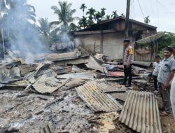 Empat Unit Ruko Terbakar di Sawang, Polisi Amankan TKP.