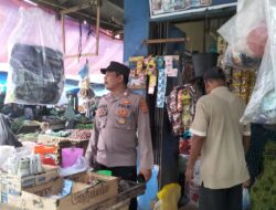 Patroli di Pasar Keude Bayu, Upaya Polisi Antisipasi Penimbunan Barang Sembako.