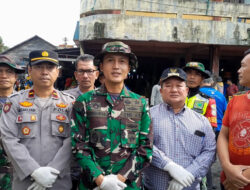 Tingkatkan Kepedulian, Kodim 0106/ Ateng, Gelar Karya Bakti Pembersihan Pasar Dan Parit.
