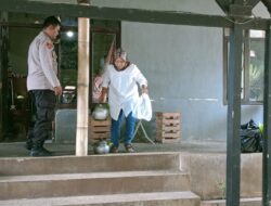 Sambangi Rumah Makan, Personil Polsek Cikijing Sampaikan Pesan Kamtibmas.