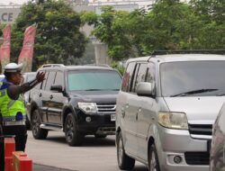 Petugas Ops Lilin Lodaya 2023 Berikan Pelayanan Terbaik di Rest Area KM 166 Tol Cipali