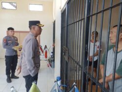 Waka Polres Cek Ruang Tahanan, Ingatkan Personil Awasi Dengan Ketat Kondisi Tahanan