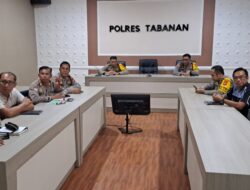 Polres Tabanan Nobar Live Streaming Metro TV Tema Bali Bersinergi Jaga Pemilu Damai