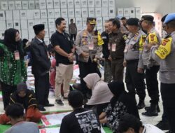 Kapolres Bersama Forkopimda Monitoring Penyortiran dan Pelipatan Surat Suara Pemilu 2024 Di Gudang Logistik