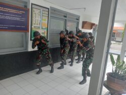 Siswa Dikmata TNI AL 43/1 Pusdiklek Kodiklatal Laksanakan Latihan VBSS