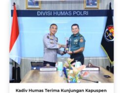 Kadiv Humas Terima Kunjungan Kapuspen TNI, Sinergitas Kunci Lewati Tantangan  JANUARI 25, 2024