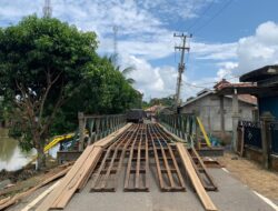 Whoosh, Kodam II/Swj Bangun Jembatan Bailey di Prabumulih