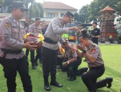 Kapolres Tabanan Pimpin Upacara Kenaikan Pangkat 56 Personil Periode 1 Januari 2024