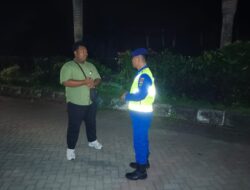 Sat Polairud Blue Light Patrol Berikan Himbauan Kepada Warga di Pesisir Pantai Ujung