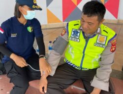 Sub Satgas Dokes Polres Karangasem dalam Ops OMB Melakukan Pemeriksaan Kesehatan Terhadap Personil