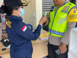 Sub Satgas Dokes Polres Karangasem dalam Ops OMB Melakukan Pemeriksaan Kesehatan Terhadap Personil
