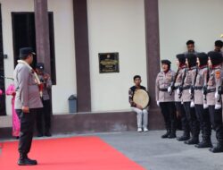 Tim Jajar Kehormatan Polwan Polres Aceh Tengah Sambut Kunjungan Kapolda Aceh