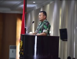 Wagub Akmil Tekankan Pentingnya Profesionalisme pada Penutupan Pembekalan Tenaga Pendidik