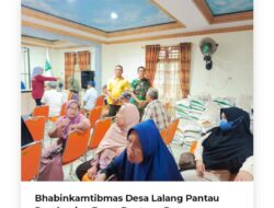 Bhabinkamtibmas Desa Lalang Beltim Pantau Pembagian Beras Bantuan Pangan Nasional