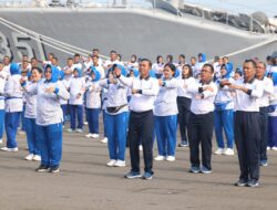 Pangkoarmada II Dampingi Pangkoarmada RI Olahraga Bersama Prajurit Jalasena