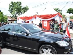 Mayjend TNI Rafael Granada Baay Bersama Forkopimda Jatim Dampingi Presiden Jokowi Resmikan Jalan di Madiun