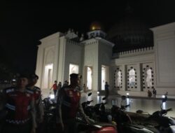 Jaga Kamtibmas, Tim Patroli Presisi Samapta Lakukan Patroli Rutin Di Masjid Kabupaten Setempat