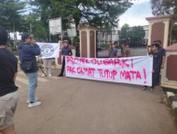 Dampak Pengurugan Proyek Alam Sutera, PAMPI Gelar Aksi Protes Didepan Kantor Kecamatan Pinang