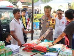 Bersama Pemkab Buleleng, Polres Buleleng Gelar Pasar Murah Saat Car Free Day di Taman Kota Singaraja.