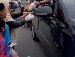 SD Negeri 3 Lut Tawar Berbagi Takjil Kepada Pengguna Jalan