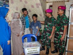 Prajurit Resimen Kavaleri 2 Marinir Peduli Warakawuri dan Anak Yatim