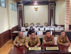 Pj. Bupati Haili Yoga dan Pj. Sekda Khairmansyah Ikuti Rakor Pengendalian Inflasi Daerah Dengan Irjen Kemendagri.