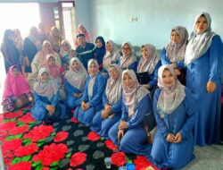 Pokja PKK, PSM dan Ketua RT RW Adakan Halalbihalal di Kediaman Lurah Gembor