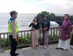Tingkatkan Giat Patroli dialogis Satgas Preventif Ops Sasar Himbau Wisatawan Domestic & Wisman di DTW Tanah Lot