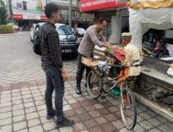 Kapolres Tabanan Kembali Berikan Sembako Kepada Warga Kurang Mampu