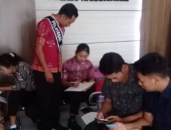 Personil Sat Intelkam Polres Karangasem Berikan Pelayanan Kepada Masyarakat dalam Pembuatan SKCK