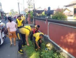 Ciptakan Lingkungan Bersih dan Asri, Wujud Kebersamaan Anggota Polsek Sidemen Polres Karangasem Laksanakan Kurve