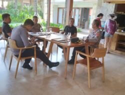 Safari Kamtibmas, Kapolsek Kerambitan Pererat Tali Silaturahmi dan Komunikasi dengan Karyawan Villa Amarta Pasut Tibubiu