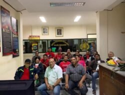 Bukti Kedekatan Polri Kepada Masyarakat dengan Nonton Bareng Pertandingan Sepak Bola