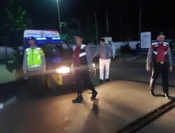 Guna Cegah Gangguan Kamtibmas Polsek Bebandem Gelar Blue Light Patrol