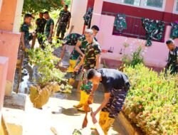 Di Luwu, Prajurit Marinir Bersihkan Sekolah Dan Masjid Akibat Banjir Serta Longsor