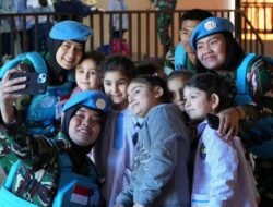 Enginering Tim Satgas Yonmek TNI KONGA XIII-R/UNIFIL Bantu Masyarakat Lebanon Dalam Community Walk