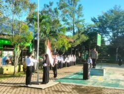 Sat Binmas Polres Mesuji Jadi Pembina Upacara Sekaligus Giat Binluh Di MTSN 01 Mesuji Kecamatan Simpang Pematang.