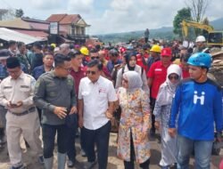 Prajurit Marinir Terus Cari Dan Evakuasi Korban Banjir Bandang Sumatera Barat
