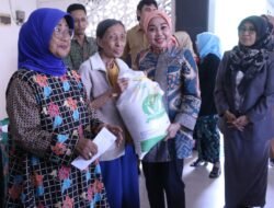PKM di Kecamatan Waru dan Sedati Menerima Bantuan Pangan Beras