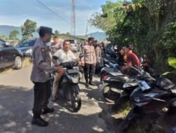 Jaga Keamanan Dan Kemitraan, Kepolisian Sektor Ketol Sambangi Warganya Saat Patroli