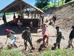 Gotong-royong Bersama Masyarakat, Pos Oelbinose Satgas Yonkav 6/Naga Karimata Bantu Membangun Gereja