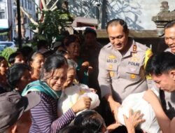 Pagi Ini Kapolres Tabanan Bagikan 24 Paket Sembako Kepada Masyarakat Kurang Mampu