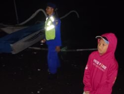 Satuan Polairud Polres Karangasem Blue Light Patrol di Kawasan Obyek Wisata Candidasa