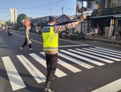 Atensi Jalur Aktivitas Masyarakat di Pagi Hari, Polsek Selemadeg Terjunkan Personil Strong Point