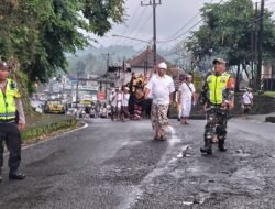 Bhabinkamtibmas Desa Pupuan Pengamanan Giat Ngelawang Tapakan Ratu Gede Desa Adat Pupuan