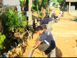 Hari Kedua TMMD, TNI Bahu Membahu Gotong Royong Bersama Masyarakat Masyarakat