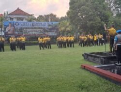Laksanakan Olahraga Pagi, Personil Polres Tabanan Jalan Sehat Di Seputaran Kota