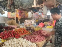 Unit II Bidang Ekonomi Sat Intelkam Polres Karangasem Monitoring Harga Sembako beberapa Pasar di Kabupaten Karangasem